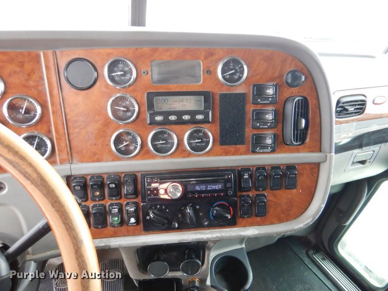 image for item DN5399 2007 Peterbilt 379  semi truck