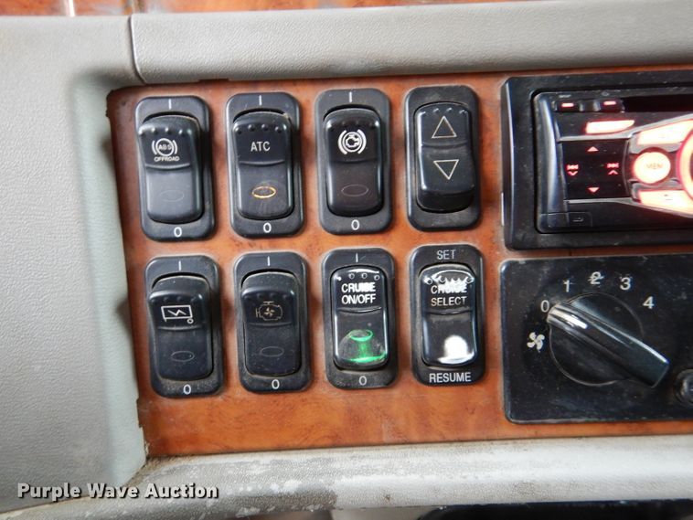 image for item DN5399 2007 Peterbilt 379  semi truck