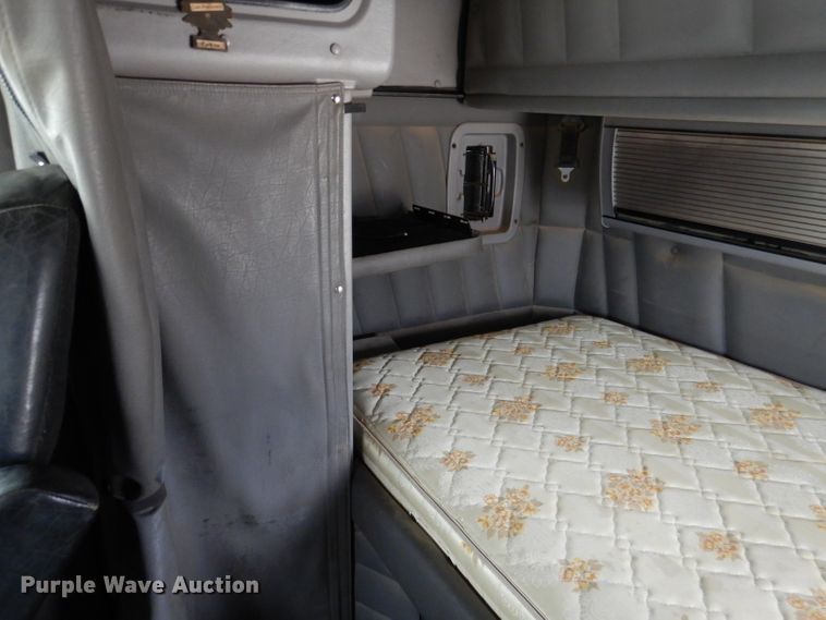 image for item DN5399 2007 Peterbilt 379  semi truck