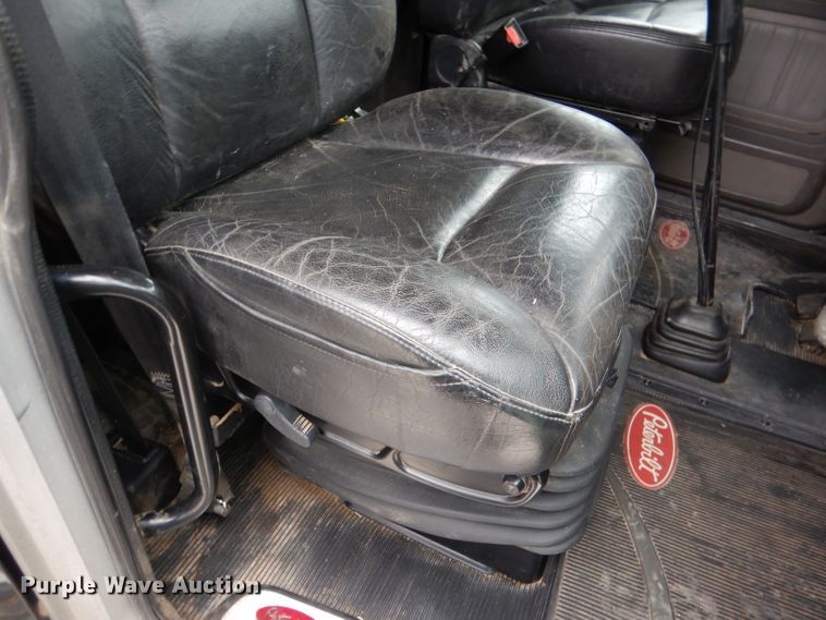 image for item DN5399 2007 Peterbilt 379  semi truck