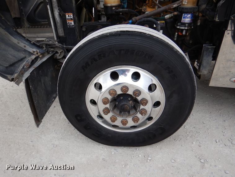 image for item DN5399 2007 Peterbilt 379  semi truck