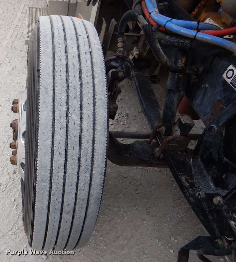 image for item DN5399 2007 Peterbilt 379  semi truck