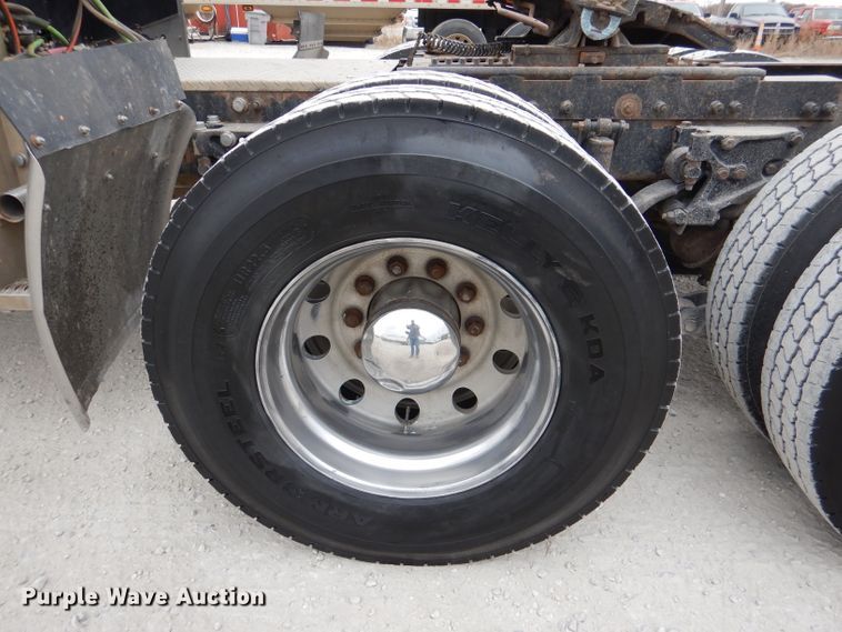 image for item DN5399 2007 Peterbilt 379  semi truck