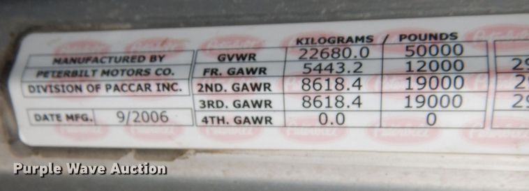image for item DN5399 2007 Peterbilt 379  semi truck