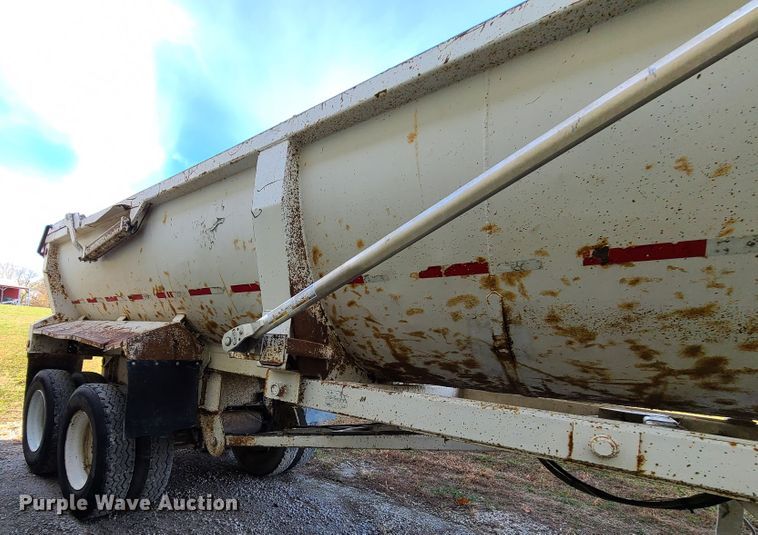 image for item DN5742 1998 Travis  end dump trailer