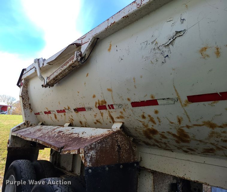 image for item DN5742 1998 Travis  end dump trailer
