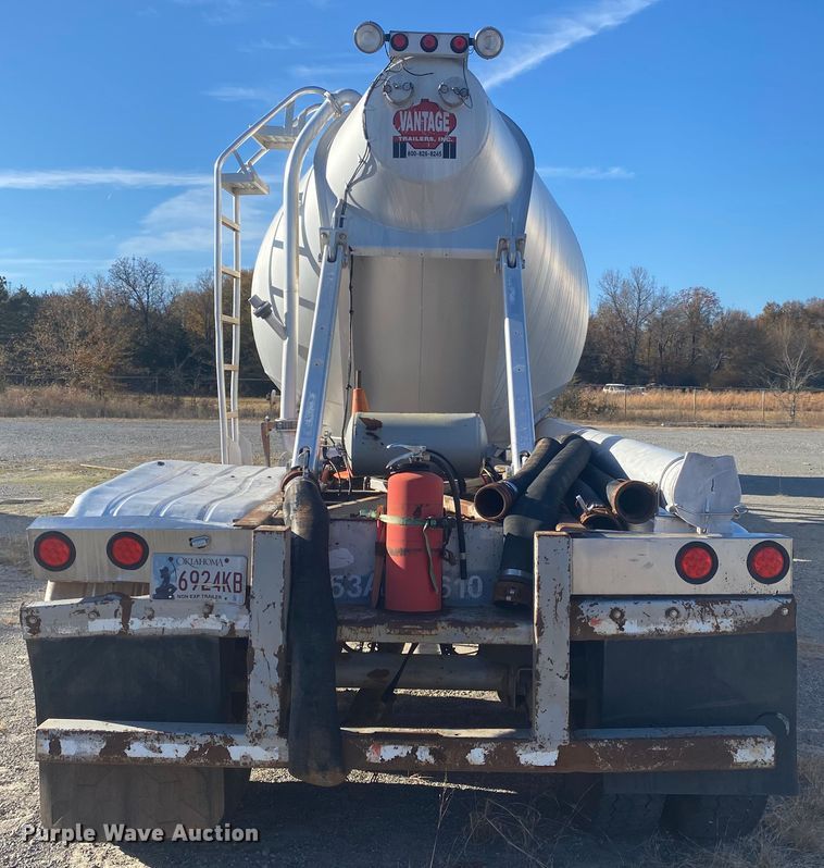 image for item DN6576 2006 Vantage  pneumatic dry bulk trailer