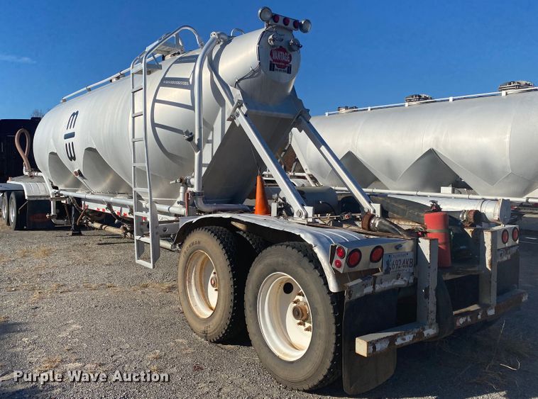 image for item DN6576 2006 Vantage  pneumatic dry bulk trailer
