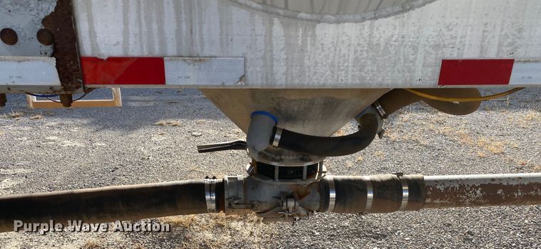 image for item DN6576 2006 Vantage  pneumatic dry bulk trailer