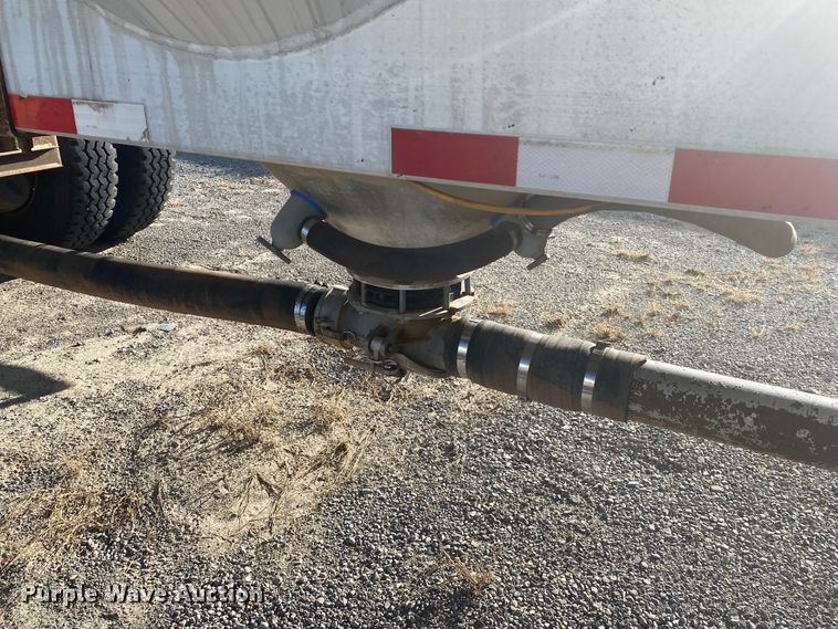 image for item DN6576 2006 Vantage  pneumatic dry bulk trailer