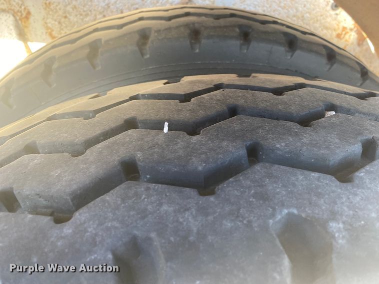 image for item DN6576 2006 Vantage  pneumatic dry bulk trailer