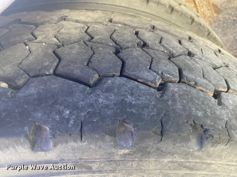 image for item DN6576 2006 Vantage  pneumatic dry bulk trailer