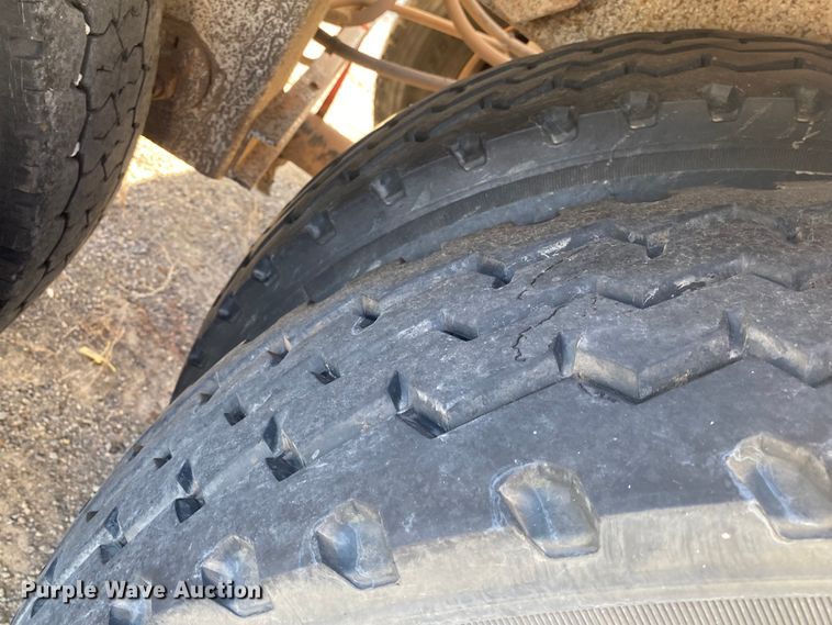 image for item DN6576 2006 Vantage  pneumatic dry bulk trailer