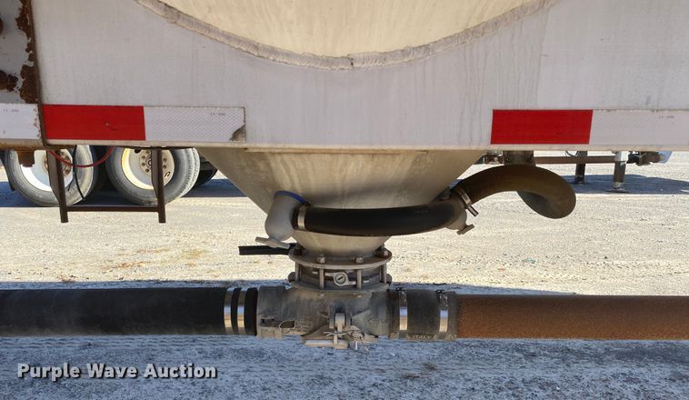 image for item DN6577 2007 Vantage  pneumatic dry bulk trailer