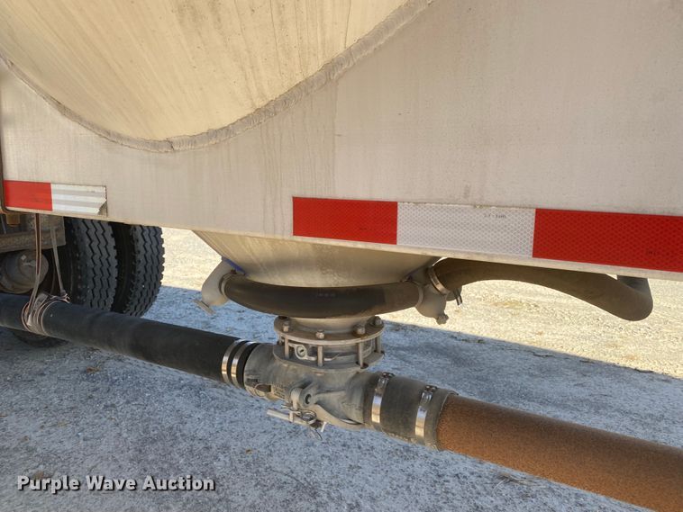 image for item DN6577 2007 Vantage  pneumatic dry bulk trailer