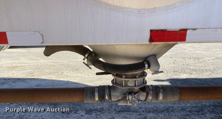 image for item DN6577 2007 Vantage  pneumatic dry bulk trailer