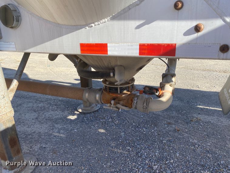 image for item DN6577 2007 Vantage  pneumatic dry bulk trailer