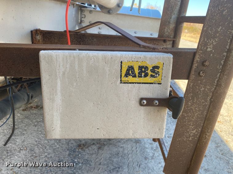 image for item DN6577 2007 Vantage  pneumatic dry bulk trailer