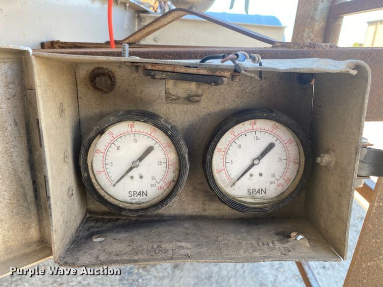 image for item DN6577 2007 Vantage  pneumatic dry bulk trailer