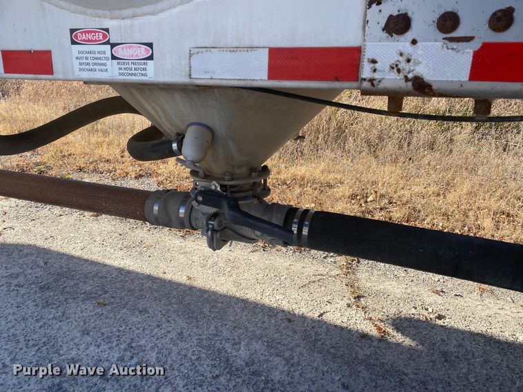 image for item DN6577 2007 Vantage  pneumatic dry bulk trailer