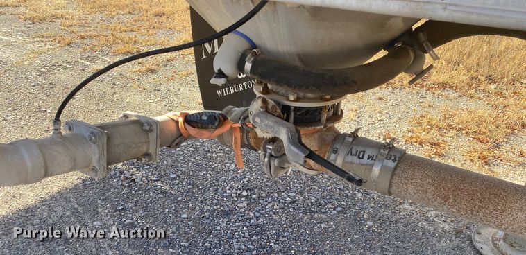 image for item DN6577 2007 Vantage  pneumatic dry bulk trailer