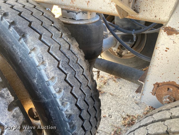 image for item DN6577 2007 Vantage  pneumatic dry bulk trailer