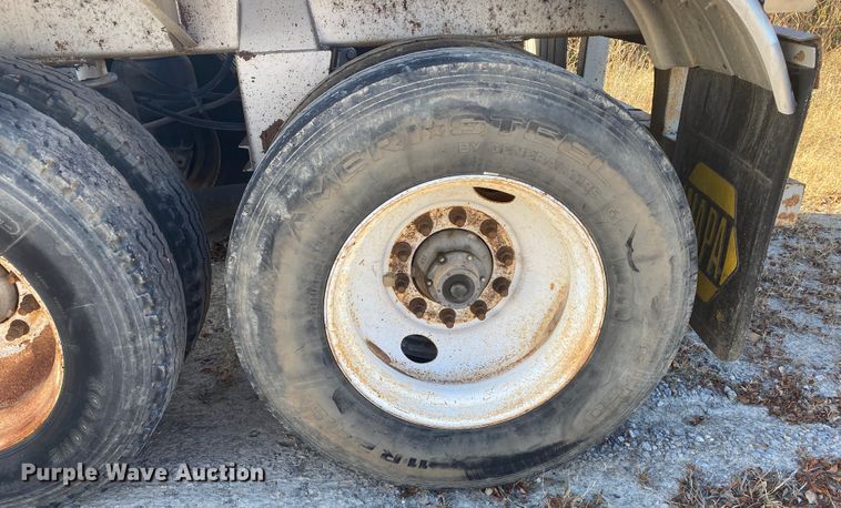 image for item DN6577 2007 Vantage  pneumatic dry bulk trailer