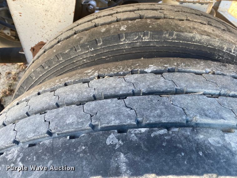 image for item DN6577 2007 Vantage  pneumatic dry bulk trailer