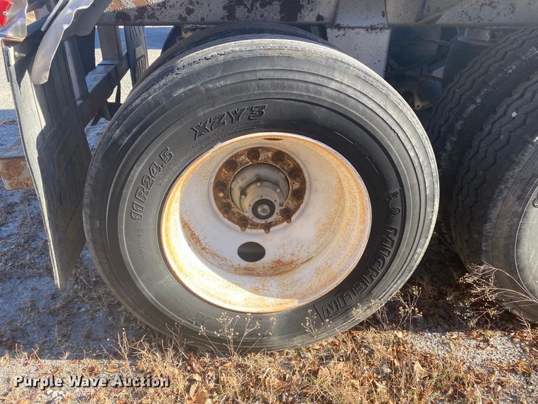 image for item DN6577 2007 Vantage  pneumatic dry bulk trailer