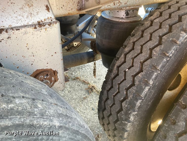 image for item DN6577 2007 Vantage  pneumatic dry bulk trailer