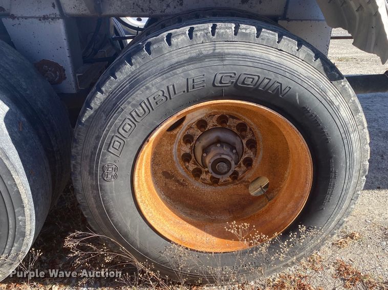 image for item DN6577 2007 Vantage  pneumatic dry bulk trailer