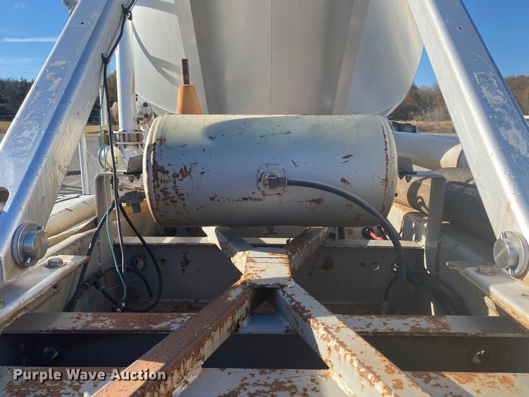 image for item DN6578 2007 Vantage  pneumatic dry bulk trailer