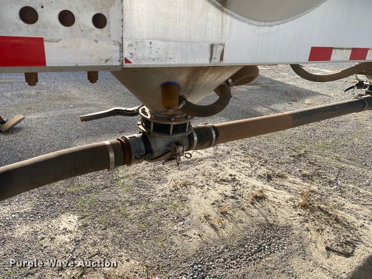 image for item DN6578 2007 Vantage  pneumatic dry bulk trailer