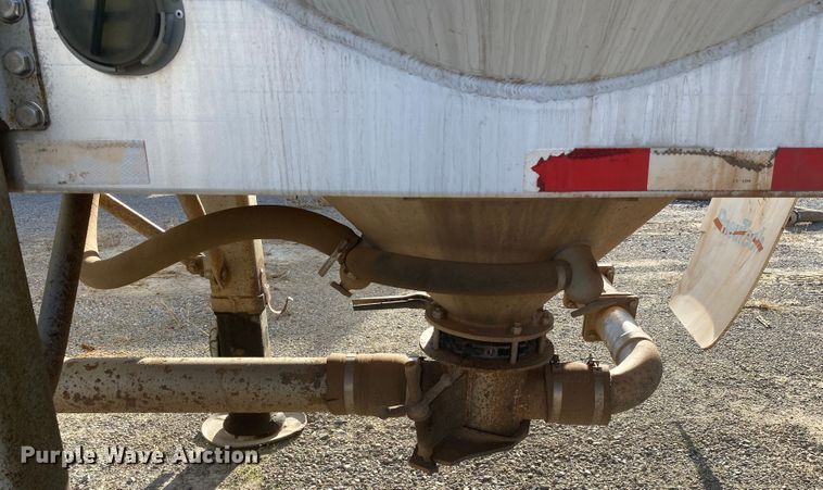 image for item DN6578 2007 Vantage  pneumatic dry bulk trailer
