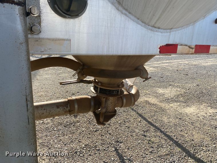 image for item DN6578 2007 Vantage  pneumatic dry bulk trailer