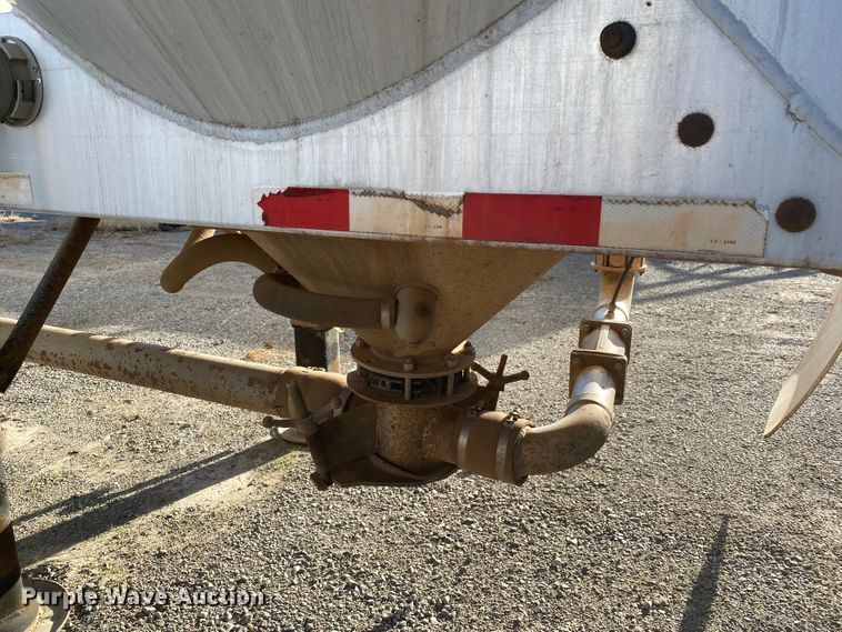 image for item DN6578 2007 Vantage  pneumatic dry bulk trailer