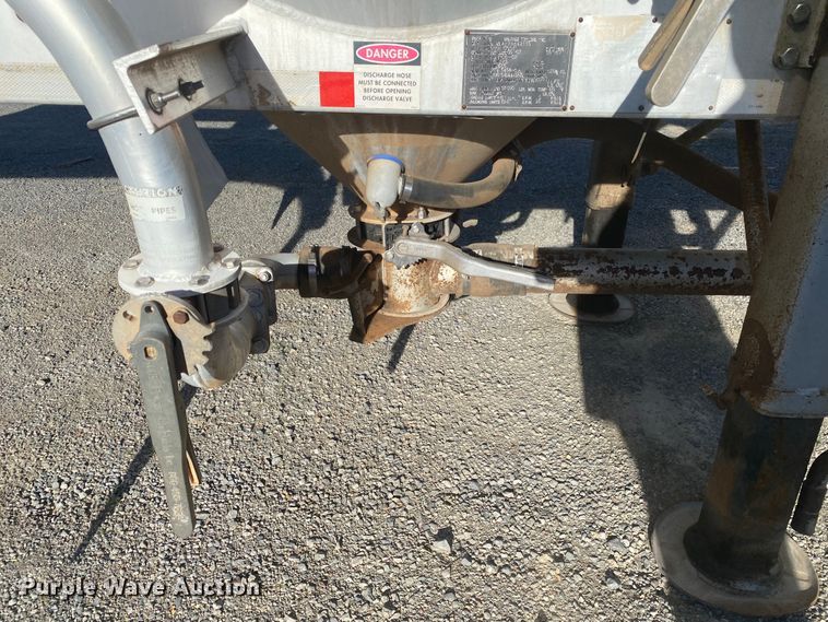 image for item DN6578 2007 Vantage  pneumatic dry bulk trailer