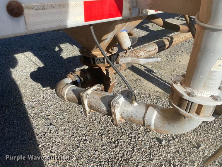 image for item DN6578 2007 Vantage  pneumatic dry bulk trailer