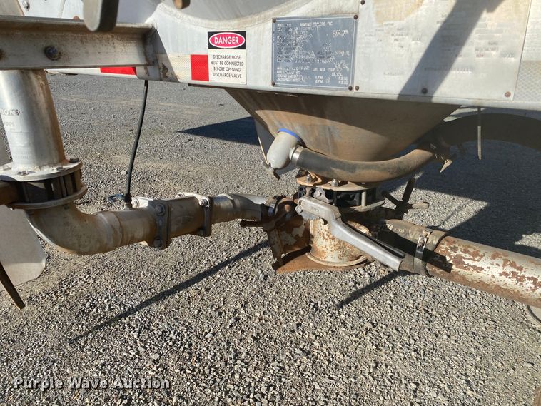 image for item DN6578 2007 Vantage  pneumatic dry bulk trailer