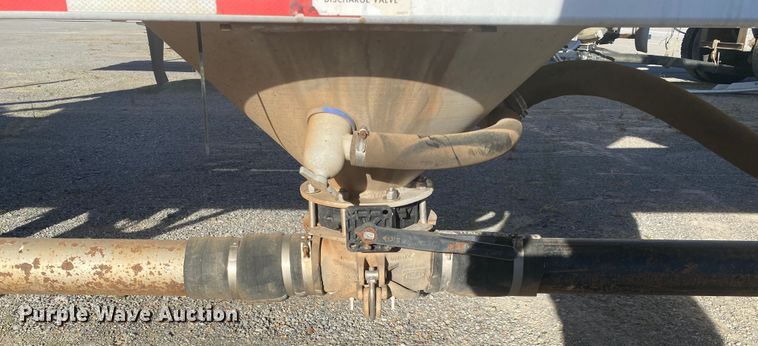 image for item DN6578 2007 Vantage  pneumatic dry bulk trailer