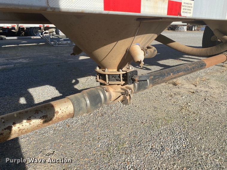 image for item DN6578 2007 Vantage  pneumatic dry bulk trailer