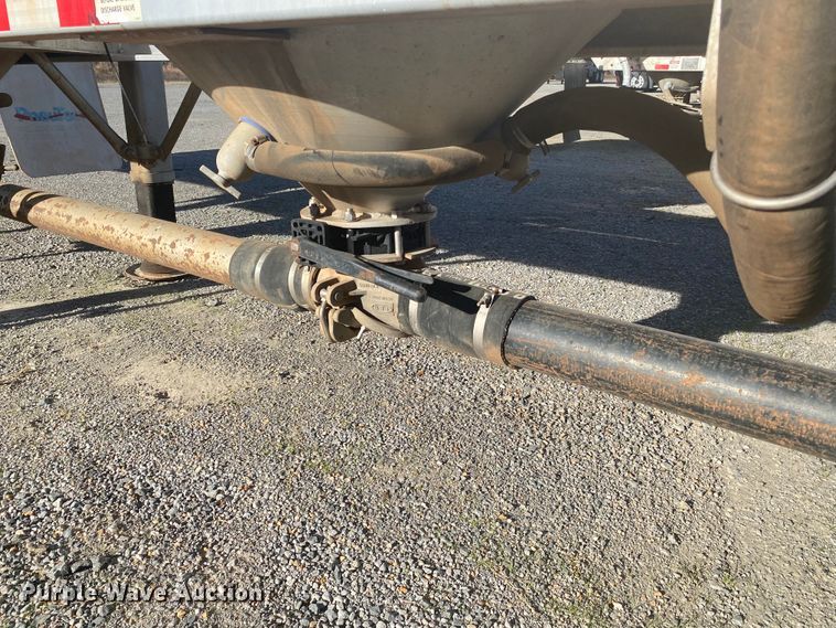 image for item DN6578 2007 Vantage  pneumatic dry bulk trailer