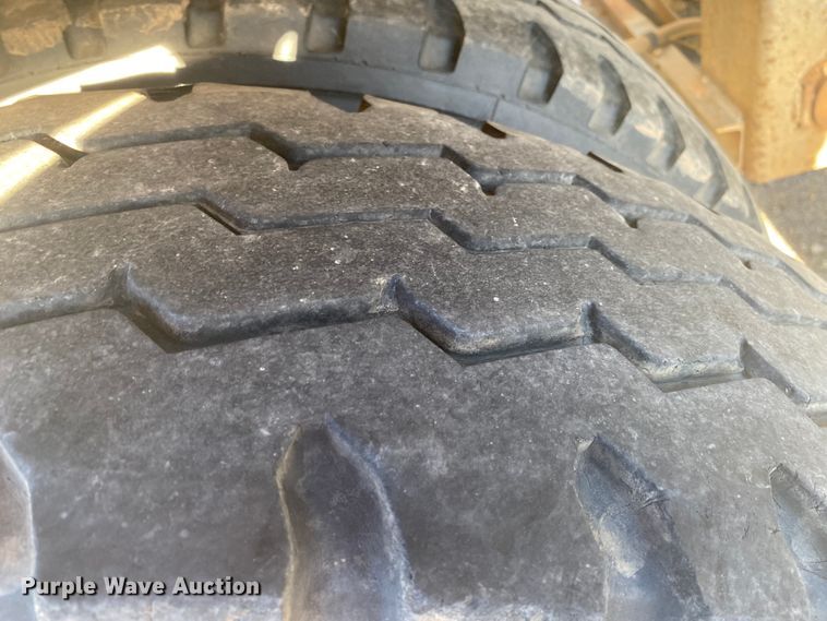 image for item DN6578 2007 Vantage  pneumatic dry bulk trailer