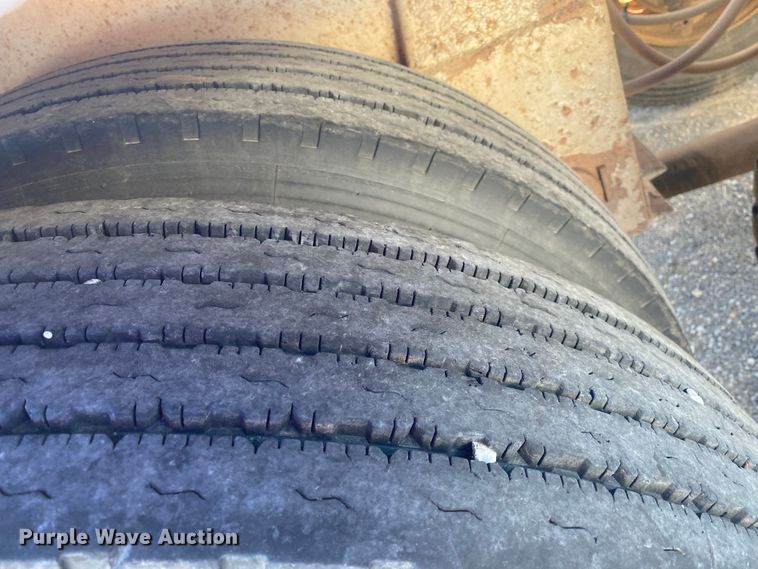 image for item DN6578 2007 Vantage  pneumatic dry bulk trailer