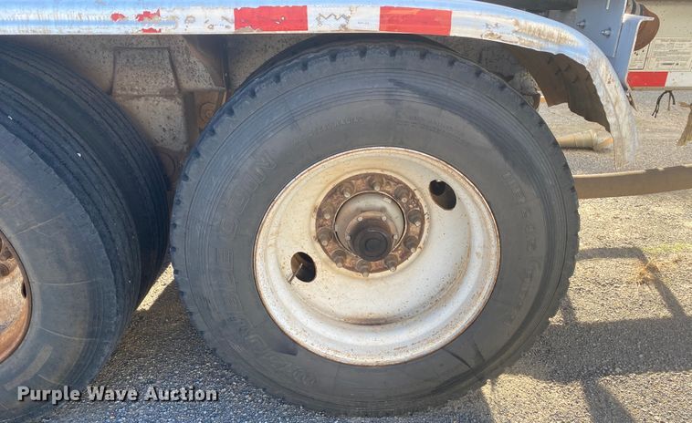 image for item DN6578 2007 Vantage  pneumatic dry bulk trailer