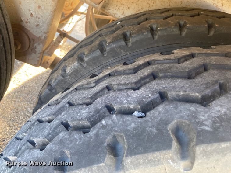 image for item DN6578 2007 Vantage  pneumatic dry bulk trailer