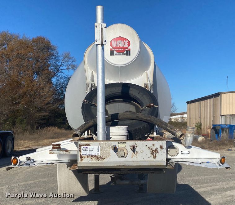 image for item DN6580 2006 Vantage  pneumatic dry bulk trailer