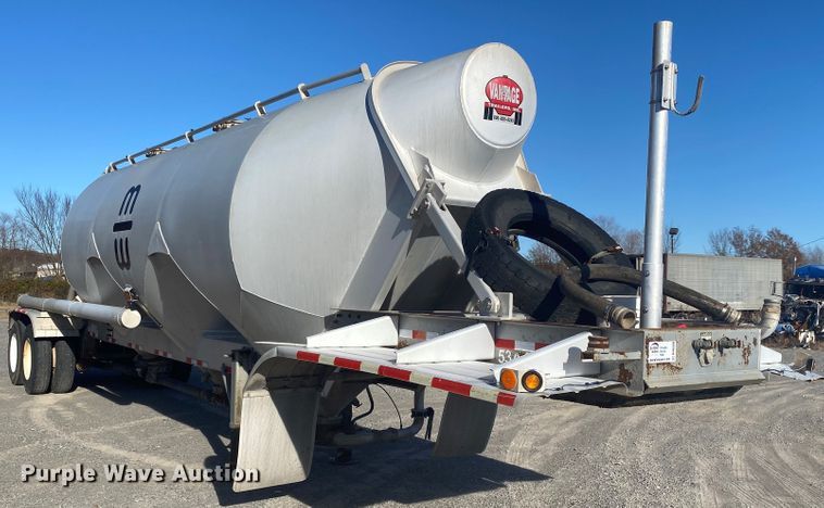 image for item DN6580 2006 Vantage  pneumatic dry bulk trailer