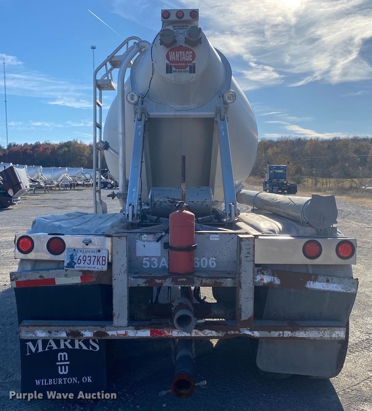 image for item DN6580 2006 Vantage  pneumatic dry bulk trailer