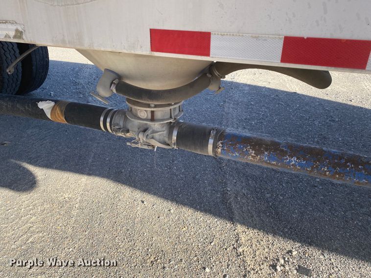 image for item DN6580 2006 Vantage  pneumatic dry bulk trailer